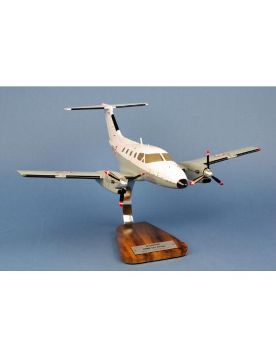 MAQUETTE BOIS EMBRAER 121 XINGU EAT 00.319 BA 702 AVORD